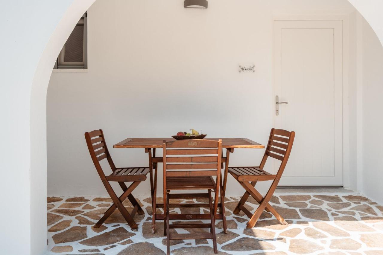 Celestial Seaview Apartments - Afroditi Naxos City Esterno foto